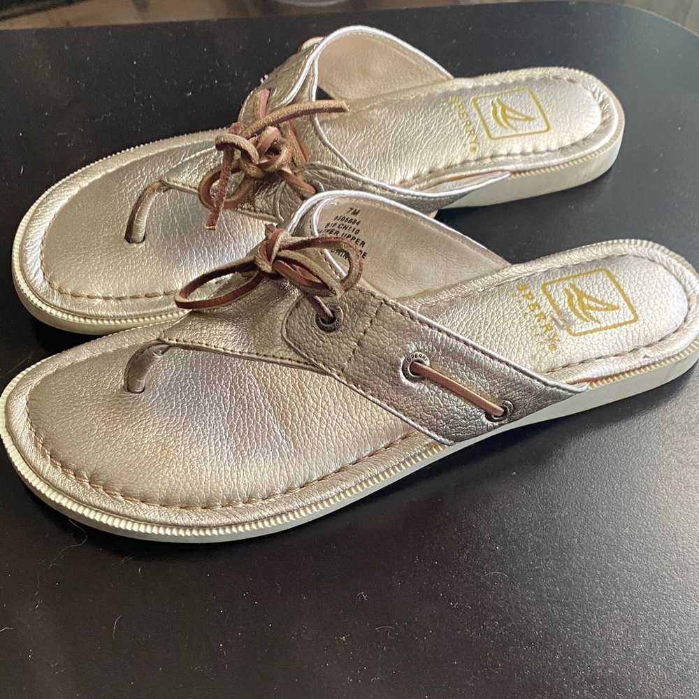 Sperry Metallic Gold Leather Thong Sandals with Brown Lace Accent - Picture 5 of 8